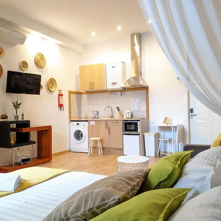 Memory-stone House شقة